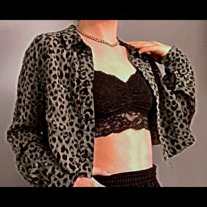 ~Cheetah Print Cropped Top~<3            (Never Used)
